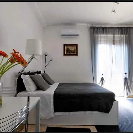 Short Rent Porta Vittoria Apartment