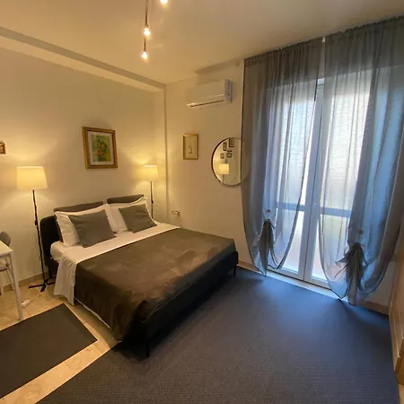 Short Rent Porta Vittoria Apartment *