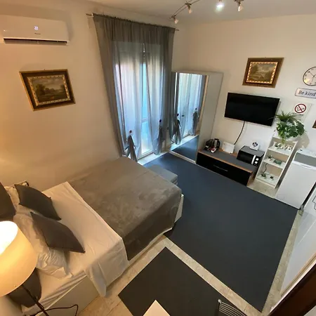 Short Rent Porta Vittoria Apartment