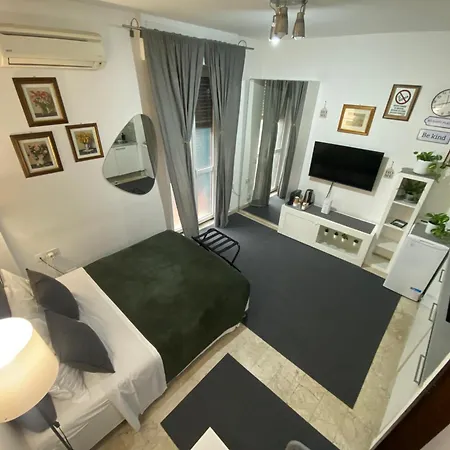 Short Rent Porta Vittoria Apartment *